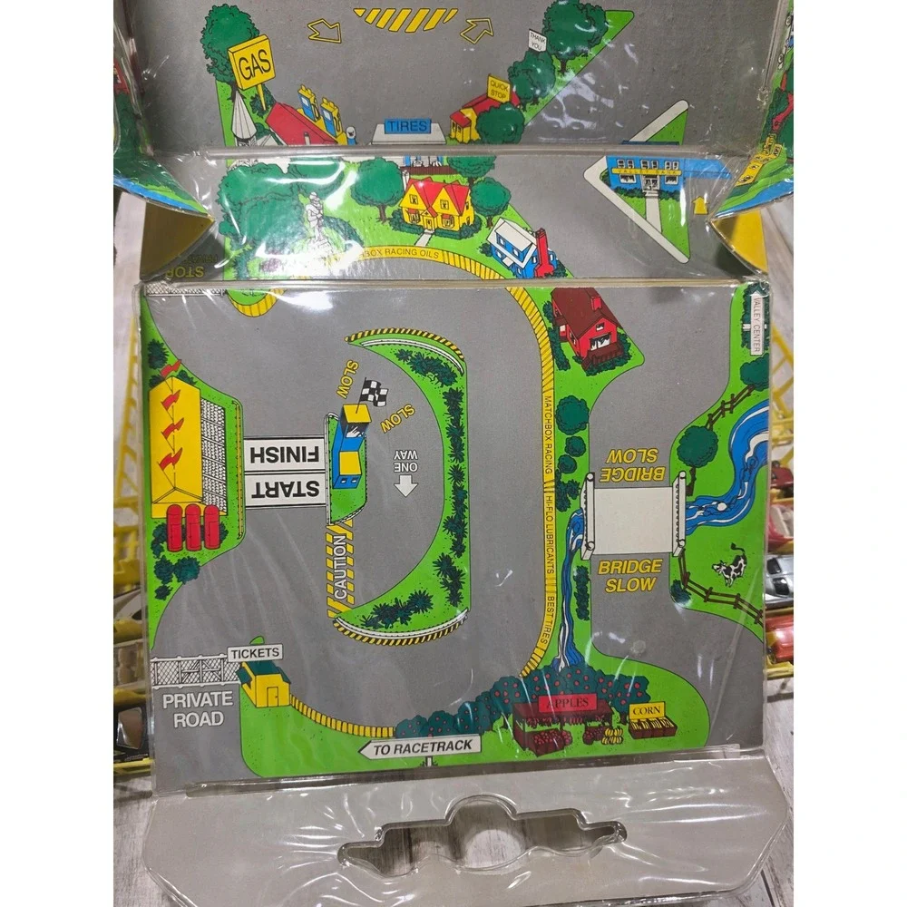 Vintage 1994‎ Matchbox Official Collectors Carry Case Playcity with Cars Lot